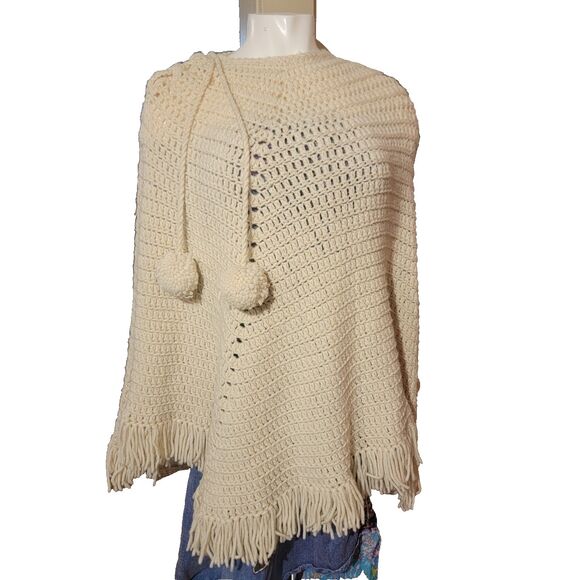 Hand Crafted Knit Poncho Cream Womens One Size Fringe Neck adjusts tie balls VTG - Picture 1 of 16